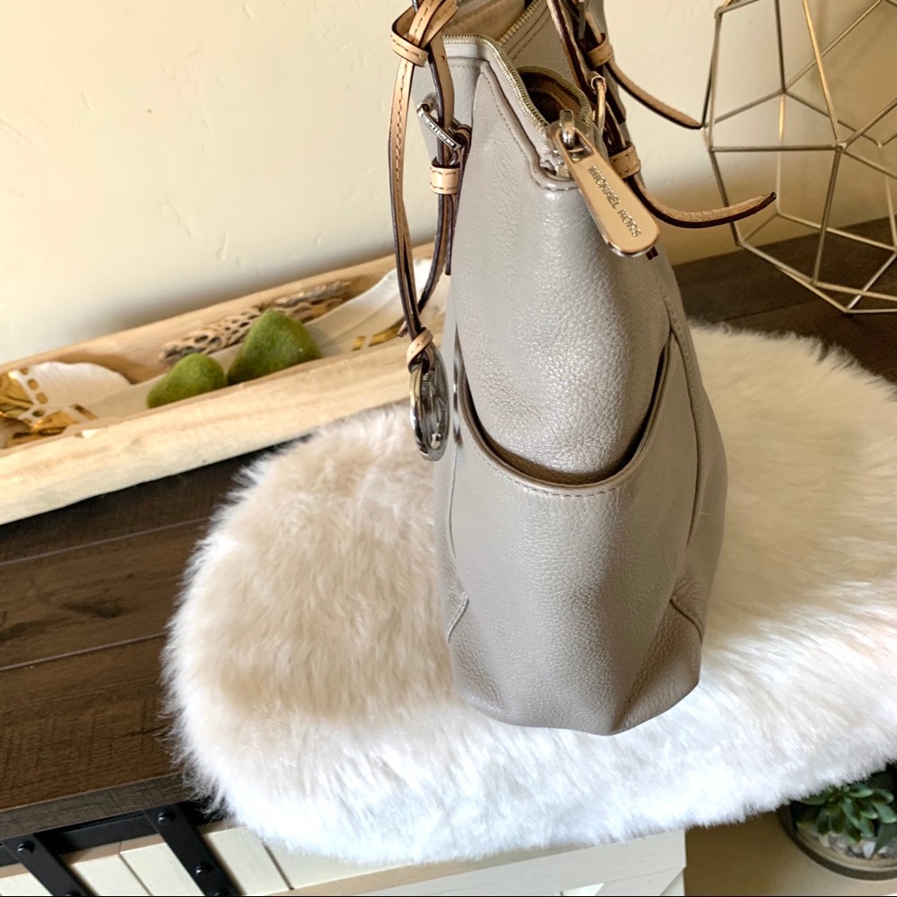 Michael Kors large Leather tote purse - Picture 9 of 9